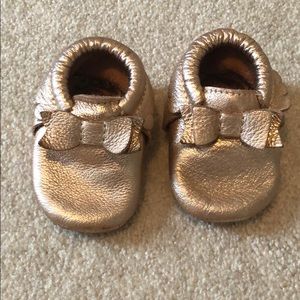 Freshly Picked rose gold bow moccasin